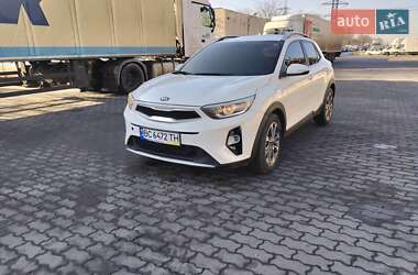 Позашляховик / Кросовер Kia Stonic 2017 в Львові