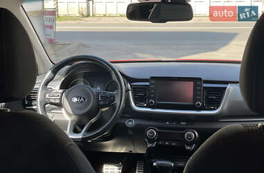 Внедорожник / Кроссовер Kia Stonic 2019 в 