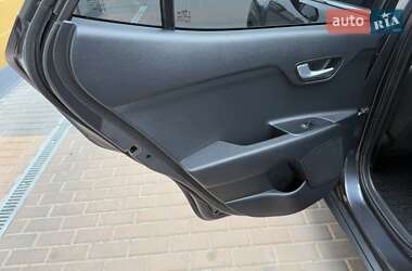 Внедорожник / Кроссовер Kia Stonic 2020 в 