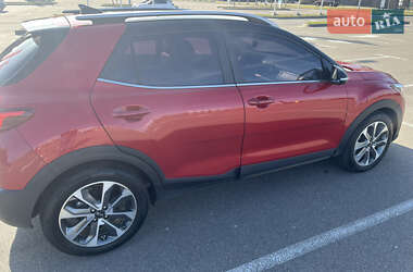 Внедорожник / Кроссовер Kia Stonic 2018 в 