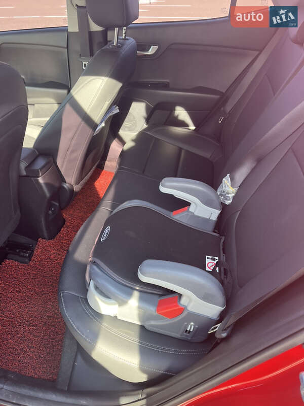 Внедорожник / Кроссовер Kia Stonic 2018 в Киеве фото 12 Внедорожник / Кроссовер Kia Stonic 2018 в Киеве