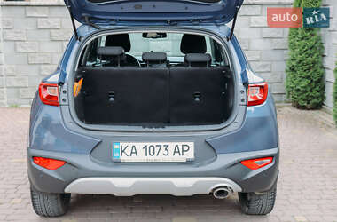 Позашляховик / Кросовер Kia Stonic 2020 в 
