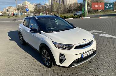 Внедорожник / Кроссовер Kia Stonic 2020 в 
