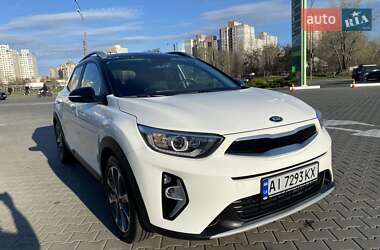 Внедорожник / Кроссовер Kia Stonic 2020 в 