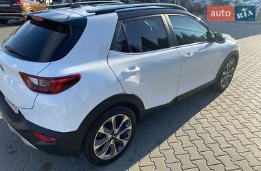 Внедорожник / Кроссовер Kia Stonic 2020 в 