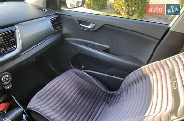 Внедорожник / Кроссовер Kia Stonic 2020 в 