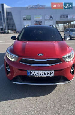 Внедорожник / Кроссовер Kia Stonic 2018 в 