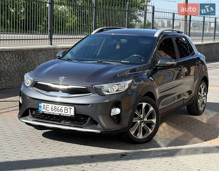 Внедорожник / Кроссовер Kia Stonic 2020 в 