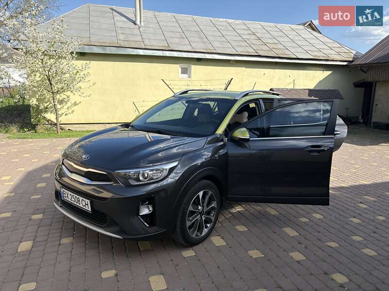 Внедорожник / Кроссовер Kia Stonic 2018 в Львове