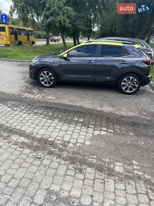 Внедорожник / Кроссовер Kia Stonic 2018 в Львове