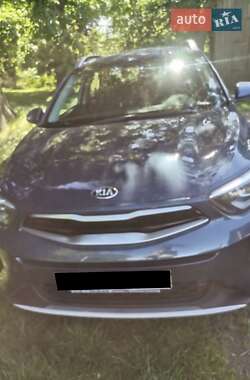 Позашляховик / Кросовер Kia Stonic 2019 в 