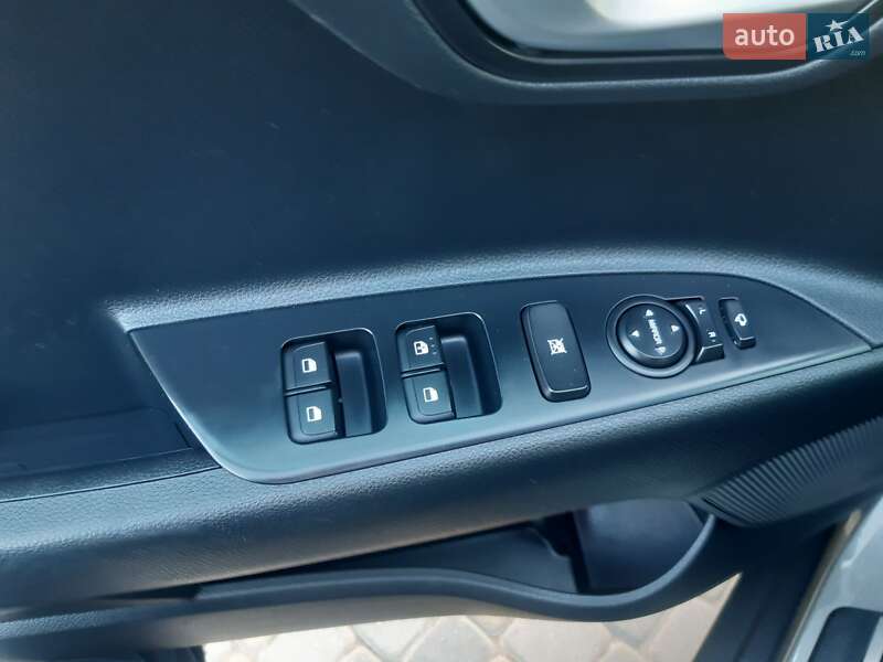 Позашляховик / Кросовер Kia Stonic 2017 в Львові