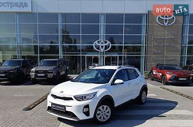 Внедорожник / Кроссовер Kia Stonic 2018 в Киеве