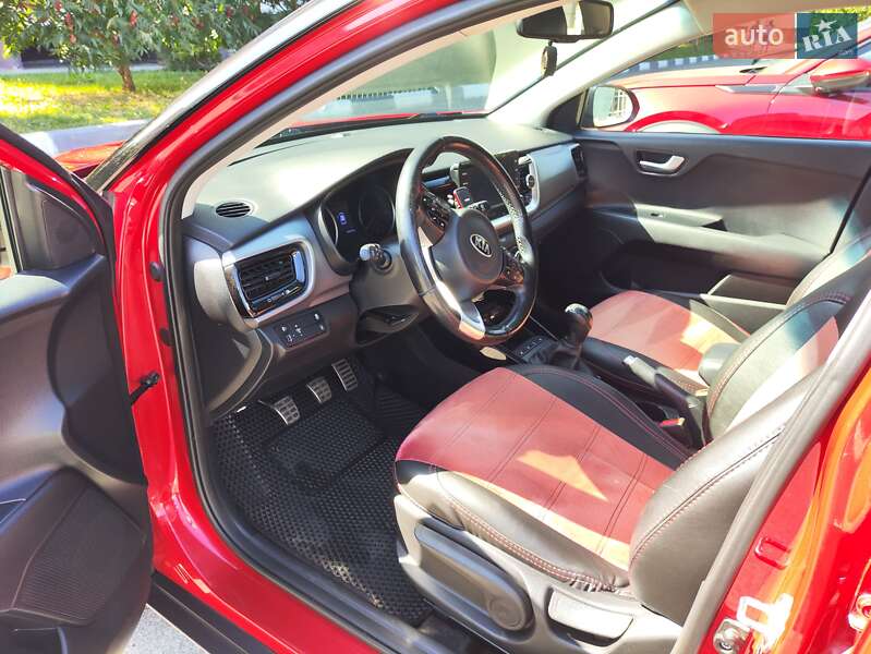 Внедорожник / Кроссовер Kia Stonic 2018 в Харькове