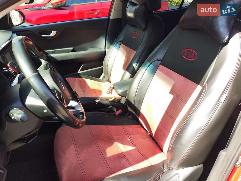 Внедорожник / Кроссовер Kia Stonic 2018 в Харькове