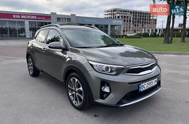 Внедорожник / Кроссовер Kia Stonic 2017 в Львове