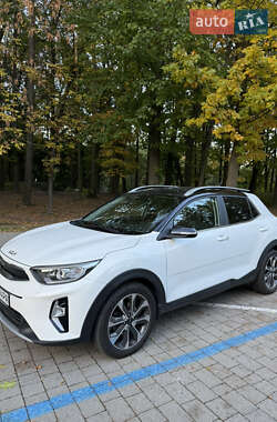 Позашляховик / Кросовер Kia Stonic 2022 в Львові