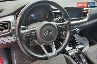 Внедорожник / Кроссовер Kia Stonic 2020 в 