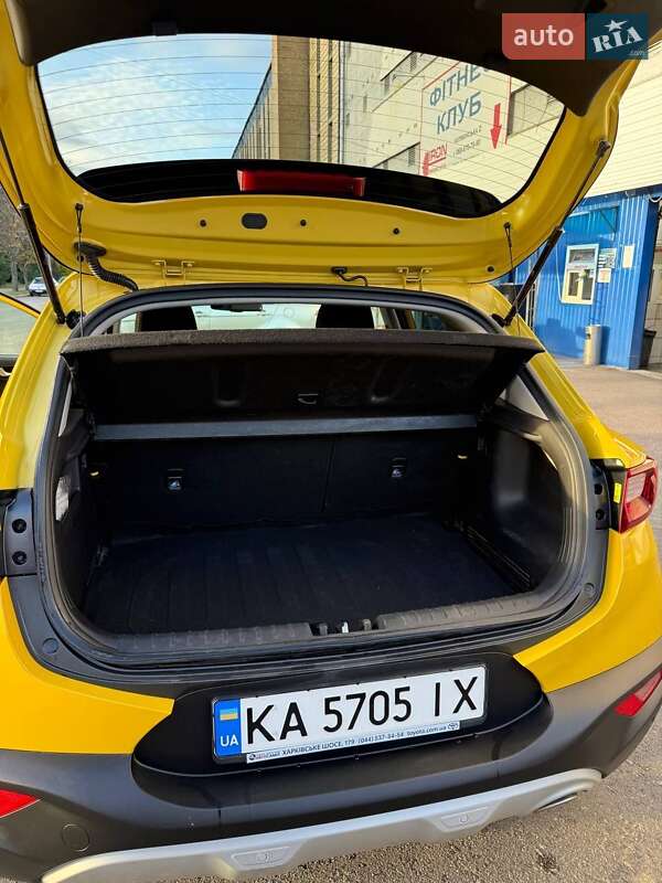 Позашляховик / Кросовер Kia Stonic 2020 в Києві