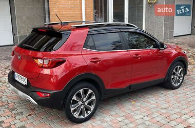 Внедорожник / Кроссовер Kia Stonic 2019 в 
