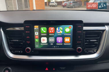 Внедорожник / Кроссовер Kia Stonic 2019 в 