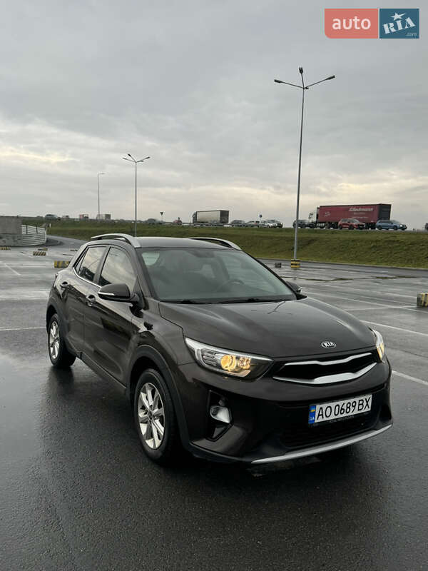 Внедорожник / Кроссовер Kia Stonic 2018 в Львове