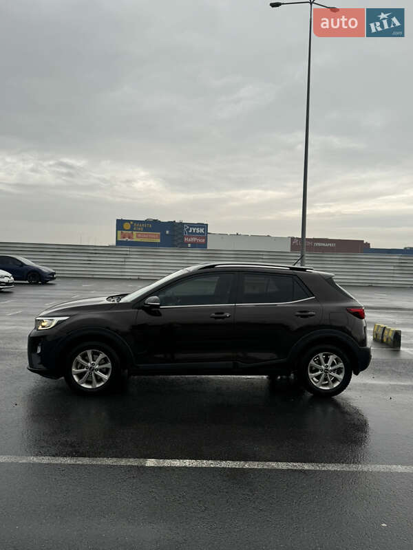 Внедорожник / Кроссовер Kia Stonic 2018 в Львове