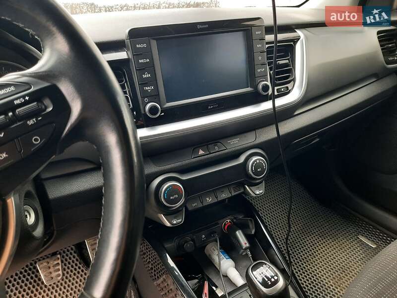 Внедорожник / Кроссовер Kia Stonic 2018 в Черкассах