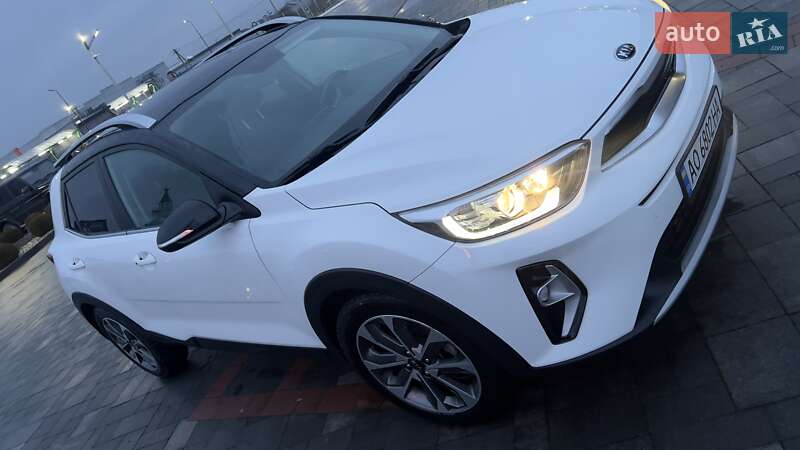 Внедорожник / Кроссовер Kia Stonic 2020 в Хусте
