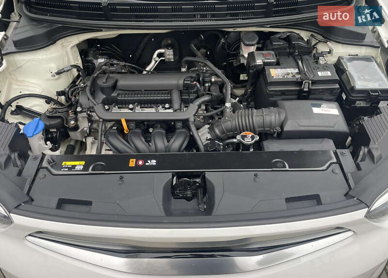 Внедорожник / Кроссовер Kia Stonic 2021 в Киеве