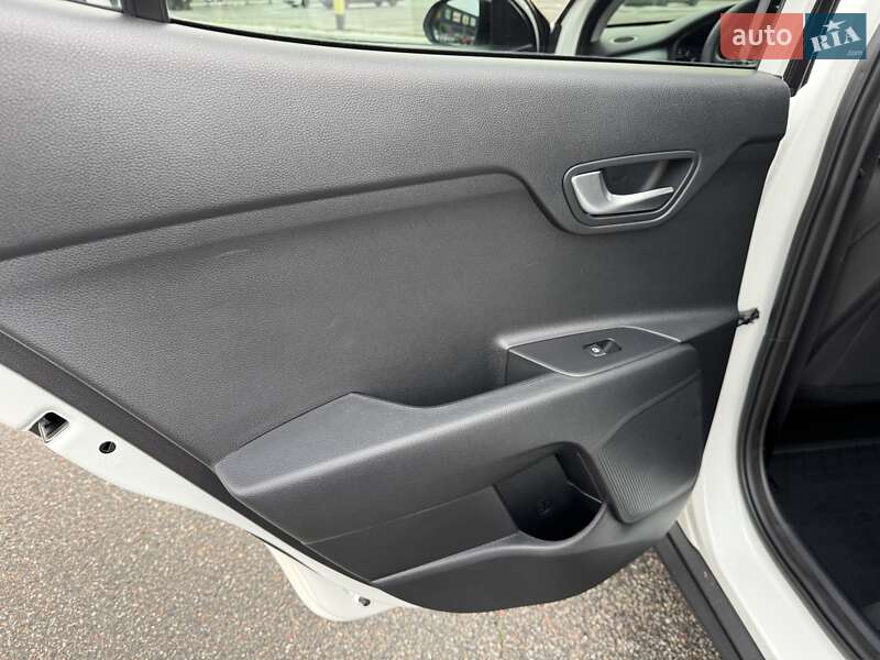 Позашляховик / Кросовер Kia Stonic 2022 в Києві