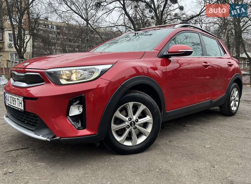 Внедорожник / Кроссовер Kia Stonic 2018 в Киеве