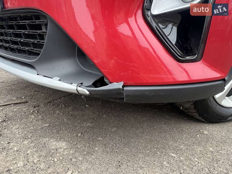 Внедорожник / Кроссовер Kia Stonic 2018 в Киеве