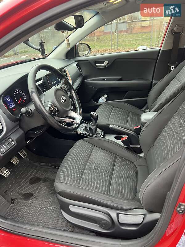 Внедорожник / Кроссовер Kia Stonic 2018 в Киеве