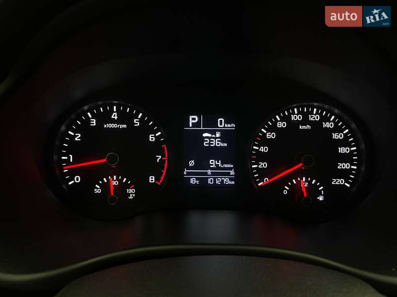 Внедорожник / Кроссовер Kia Stonic 2020 в Киеве