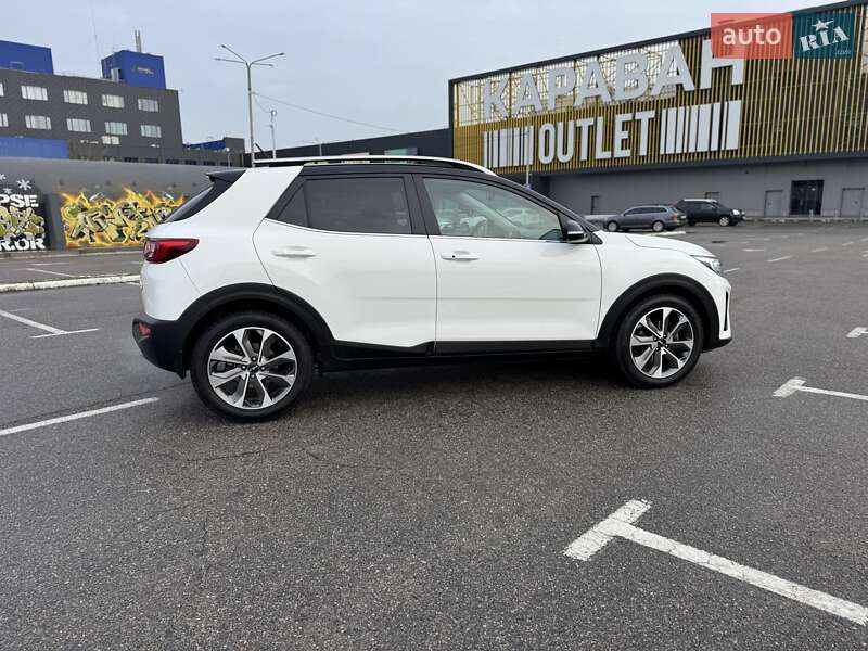 Внедорожник / Кроссовер Kia Stonic 2022 в Киеве