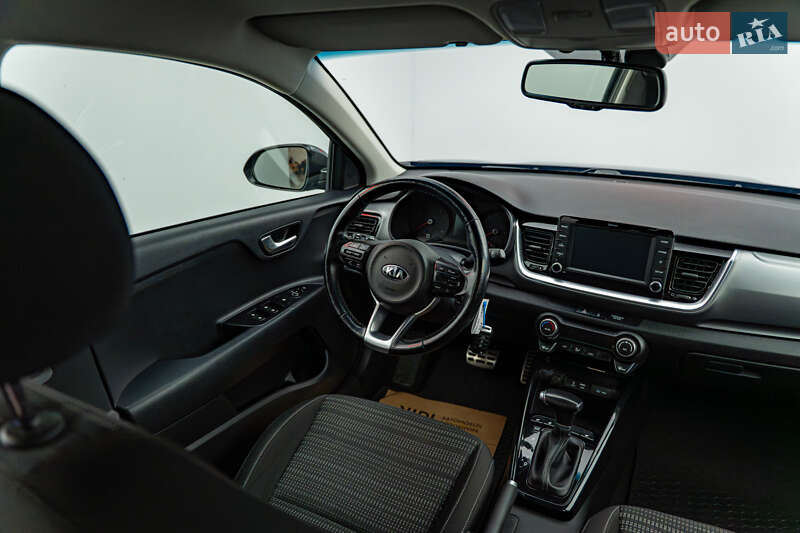 Внедорожник / Кроссовер Kia Stonic 2019 в Киеве