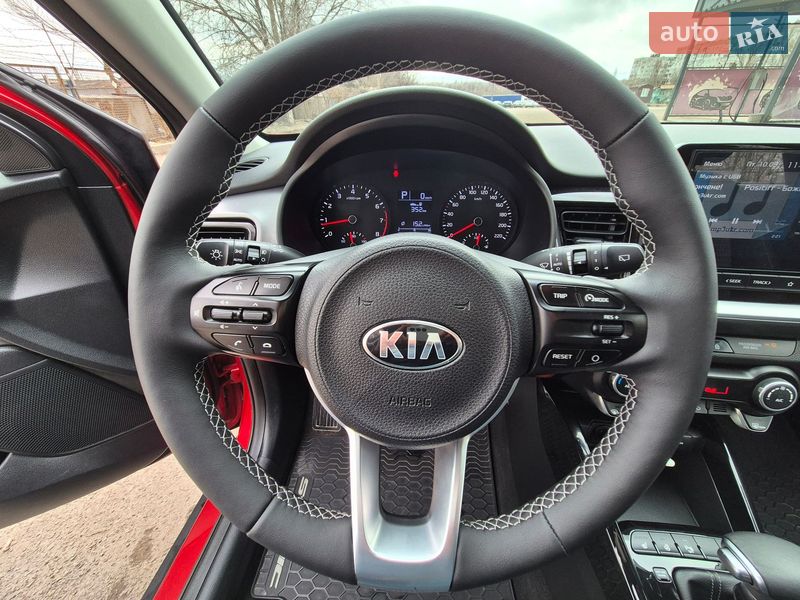 Внедорожник / Кроссовер Kia Stonic 2020 в Запорожье