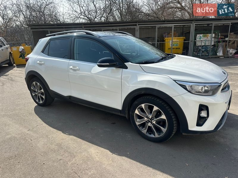 Позашляховик / Кросовер Kia Stonic 2019 в Києві