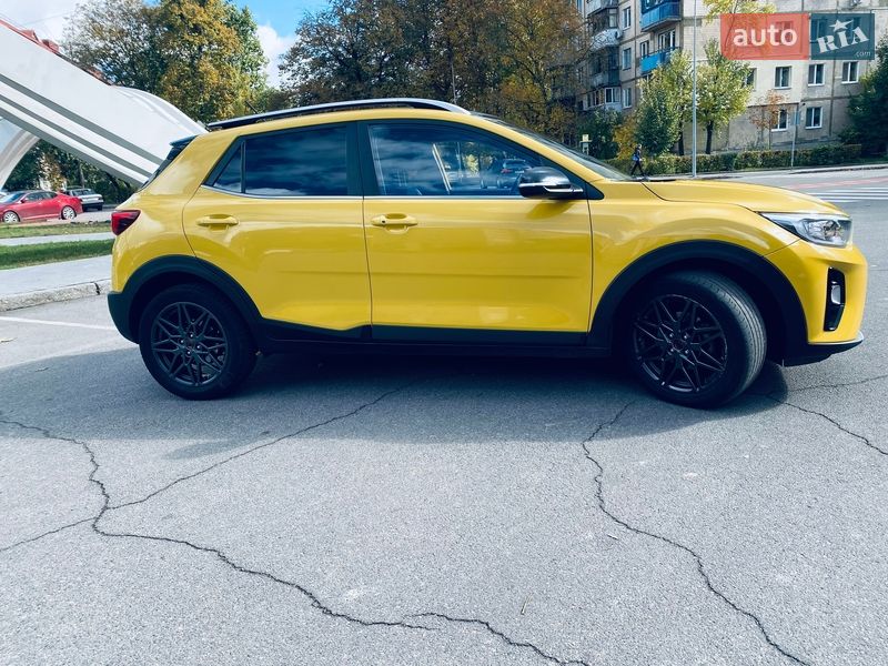 Внедорожник / Кроссовер Kia Stonic 2017 в Виннице