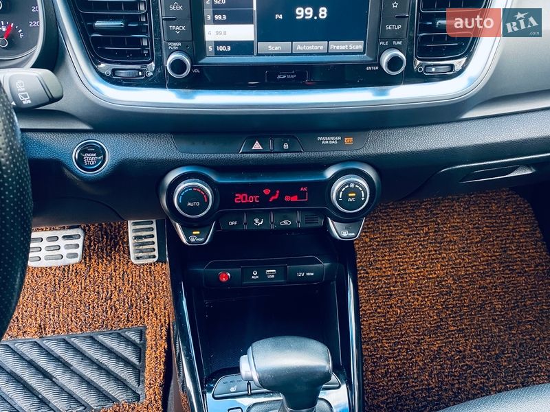 Внедорожник / Кроссовер Kia Stonic 2017 в Виннице