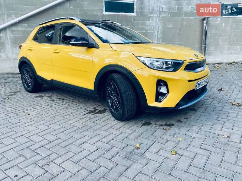 Внедорожник / Кроссовер Kia Stonic 2017 в Виннице