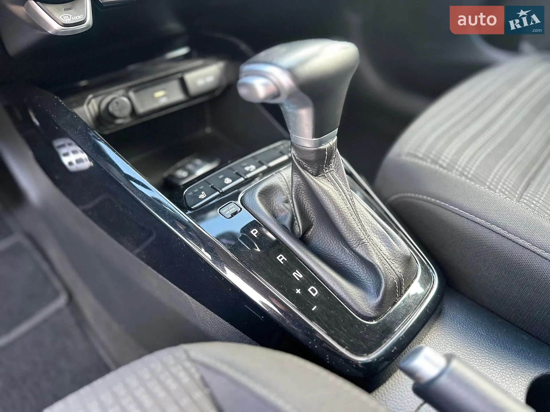 2020 Kia Stonic - мініатюра 39