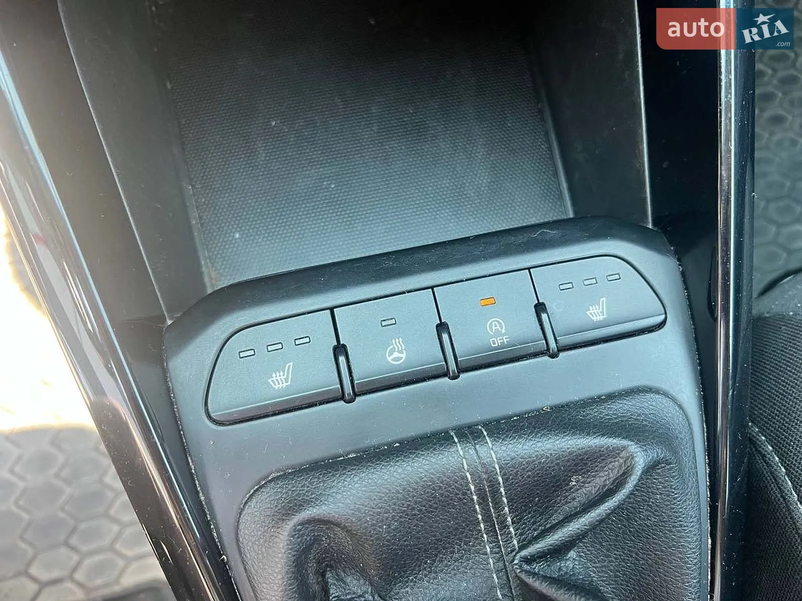 2017 Kia Stonic - мініатюра 32