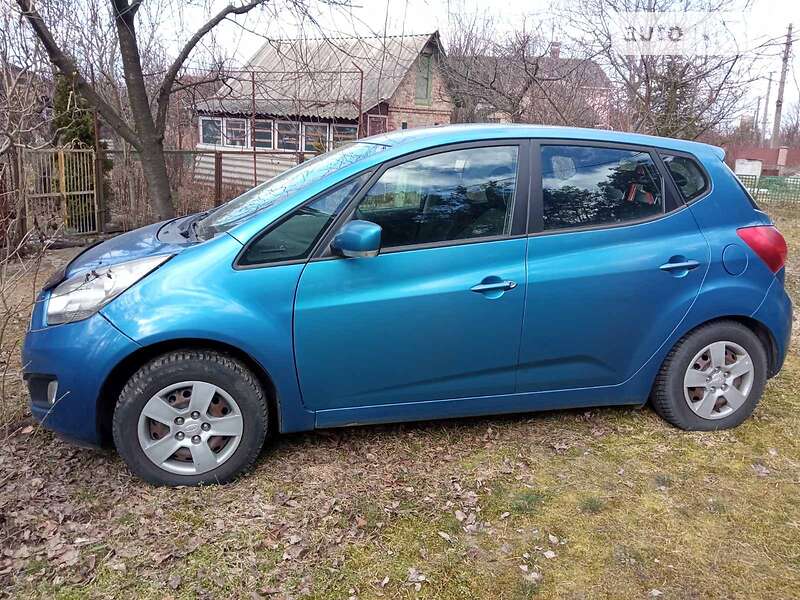 Хэтчбек Kia Venga 2010 в Киеве