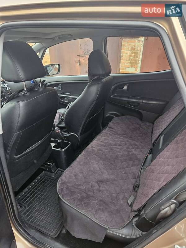 Микровэн Kia Venga 2010 в Сумах