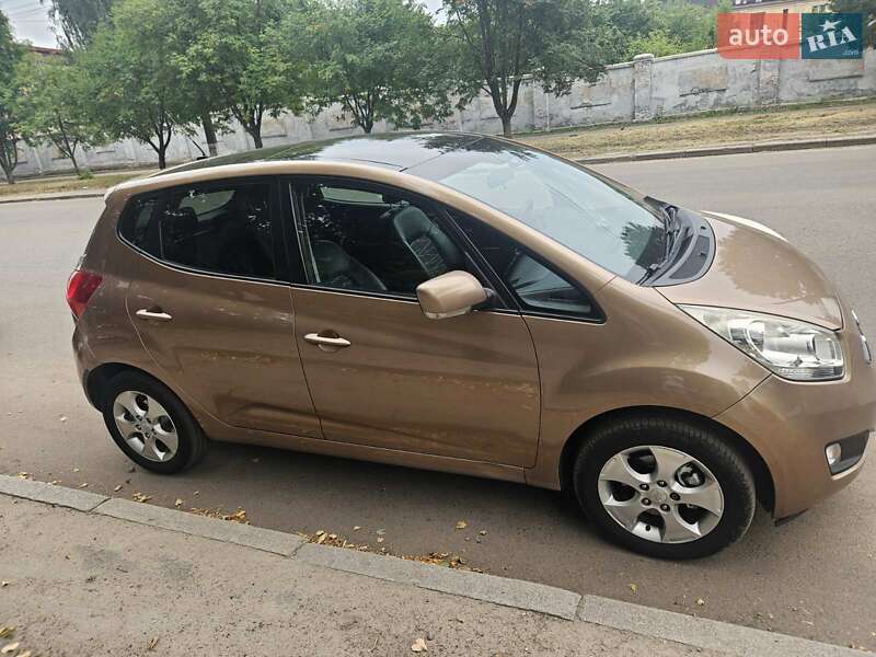 Микровэн Kia Venga 2010 в Сумах