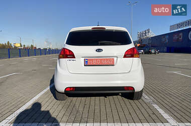 Микровэн Kia Venga 2010 в 