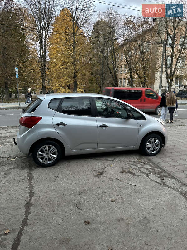 Микровэн Kia Venga 2011 в Львове
