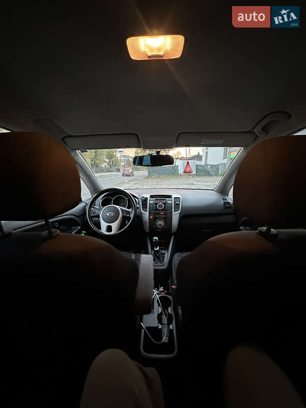 Микровэн Kia Venga 2011 в Львове